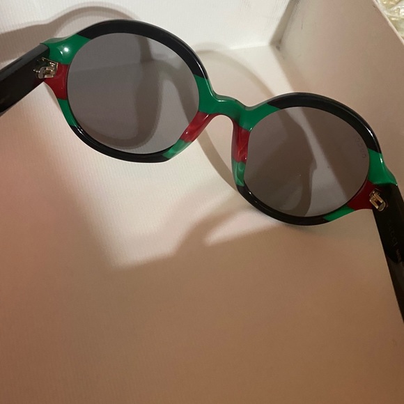 New🔥Gucci sunglasses ❤️💚🖤🧡 - Picture 10 of 11